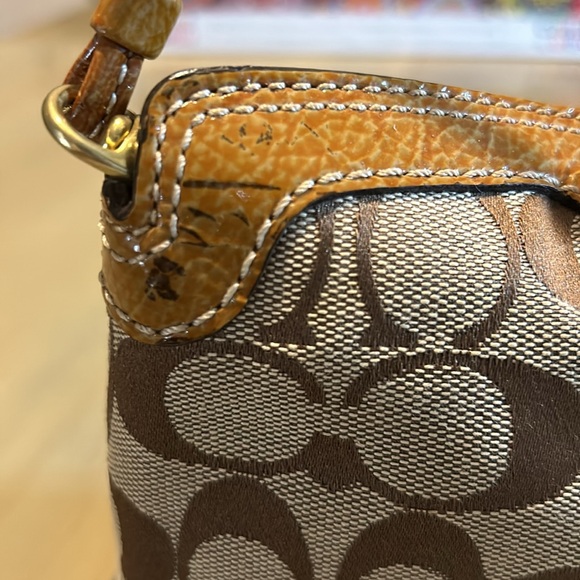 Coach wristlet - Picture 3 of 3